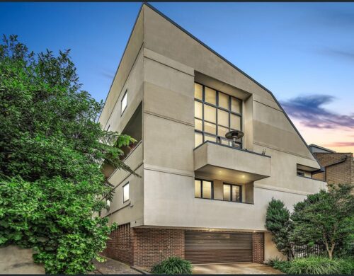 Spacious Modern Loft‑Style St Kilda Retreat